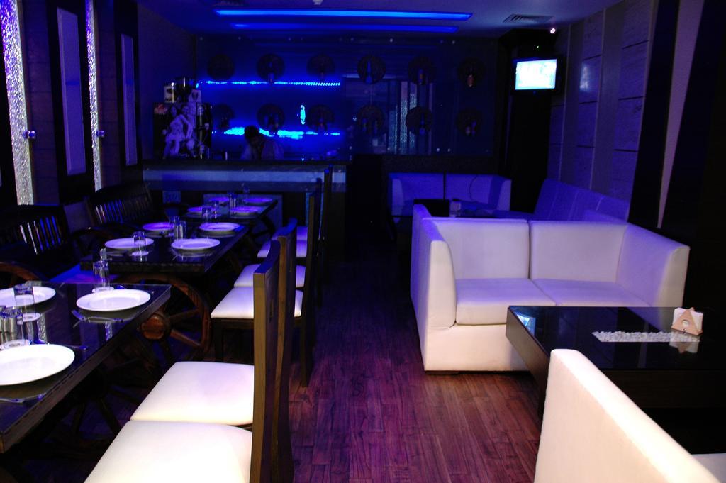 Hotel Palmdale Zirakpur Dış mekan fotoğraf