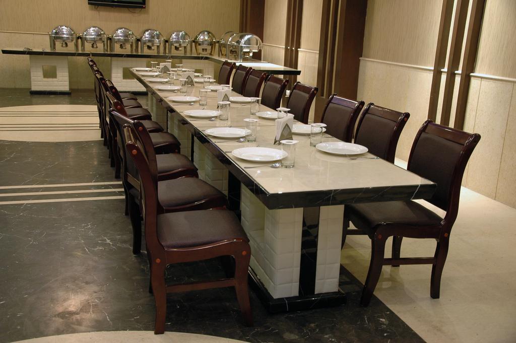 Hotel Palmdale Zirakpur Dış mekan fotoğraf