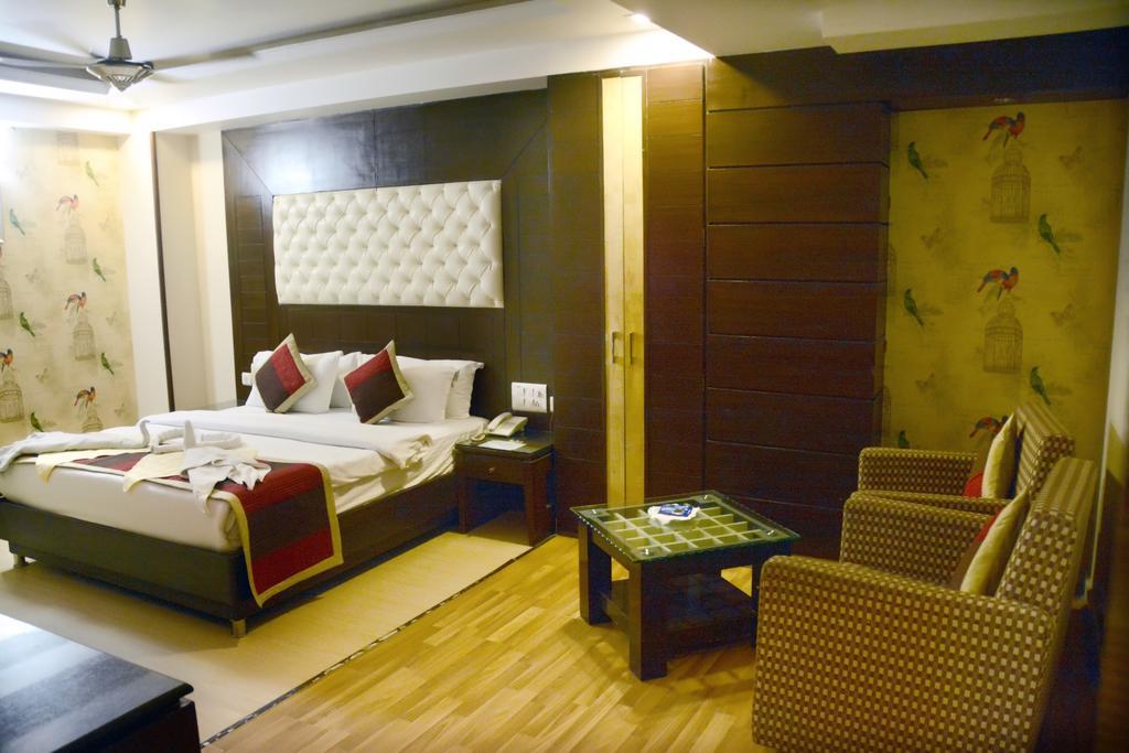 Hotel Palmdale Zirakpur Dış mekan fotoğraf