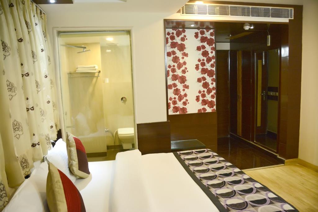 Hotel Palmdale Zirakpur Oda fotoğraf